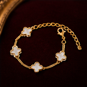 Elegant Gold Clover Bracelet for Women | Luxury Minimalist Charm Bracelet