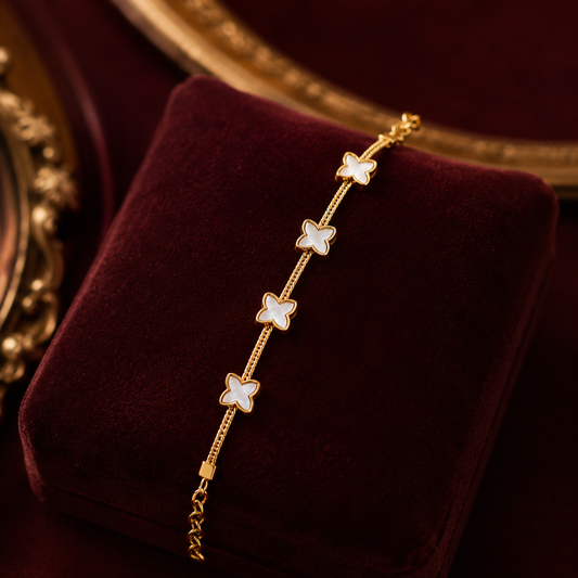 Elegant Gold Clover Bracelet for Women | Luxury Minimalist Charm Bracelet